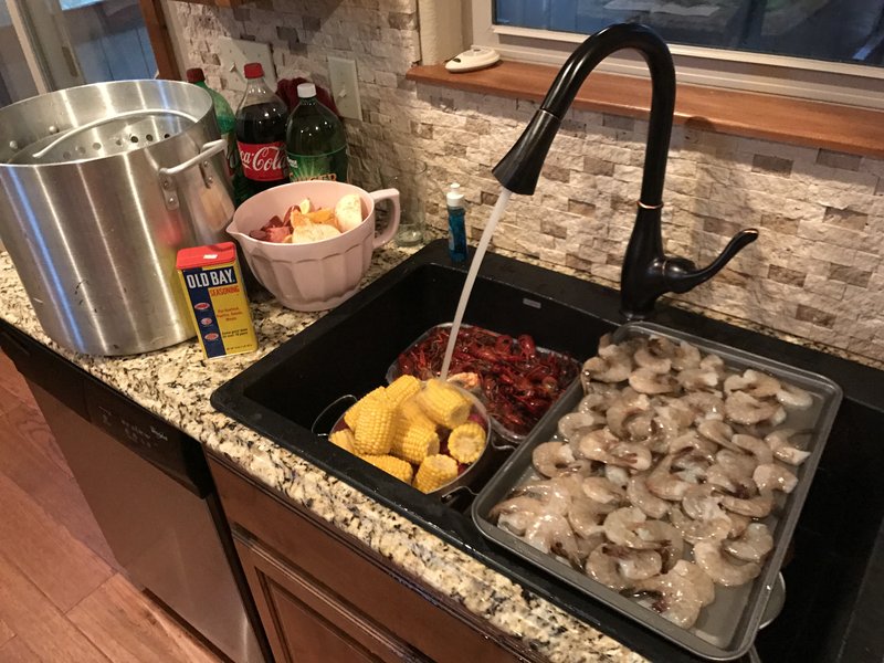 Crab boil prep